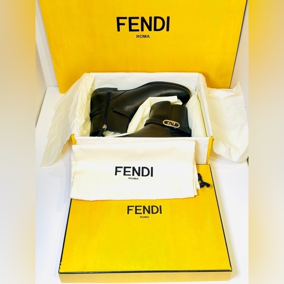 Fendi Vitelo O’Lock Men’s Ankle Leather Boots Black Size 10.5 New! Retail$1200 main image 14